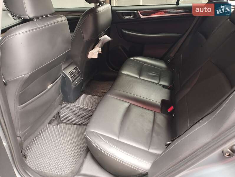 Универсал Subaru Outback 2017 в Киеве