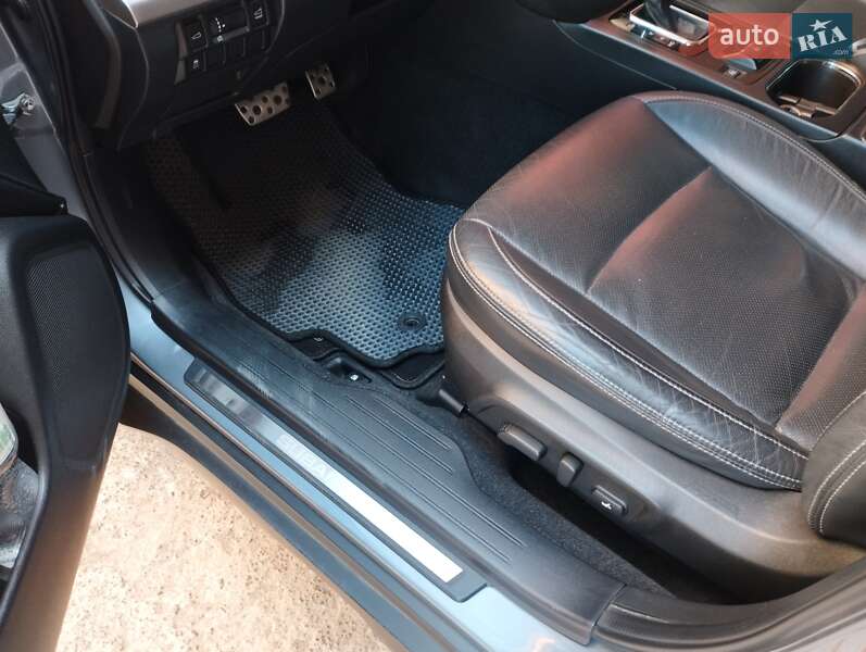 Универсал Subaru Outback 2017 в Киеве