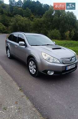 Универсал Subaru Outback 2010 в Яремче