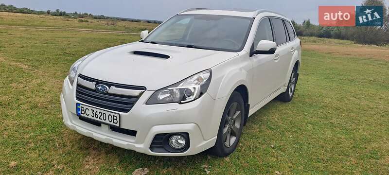 Универсал Subaru Outback 2014 в Вараше