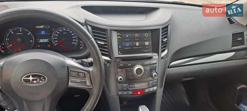Универсал Subaru Outback 2014 в Вараше