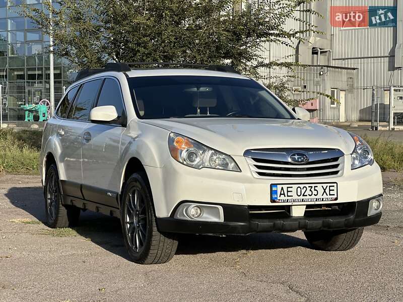 Універсал Subaru Outback 2011 в Дніпрі