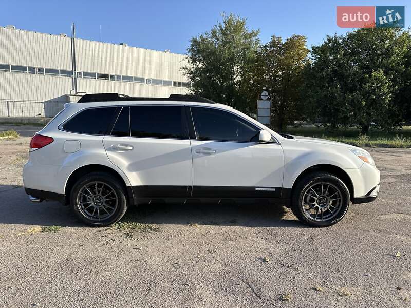 Універсал Subaru Outback 2011 в Дніпрі
