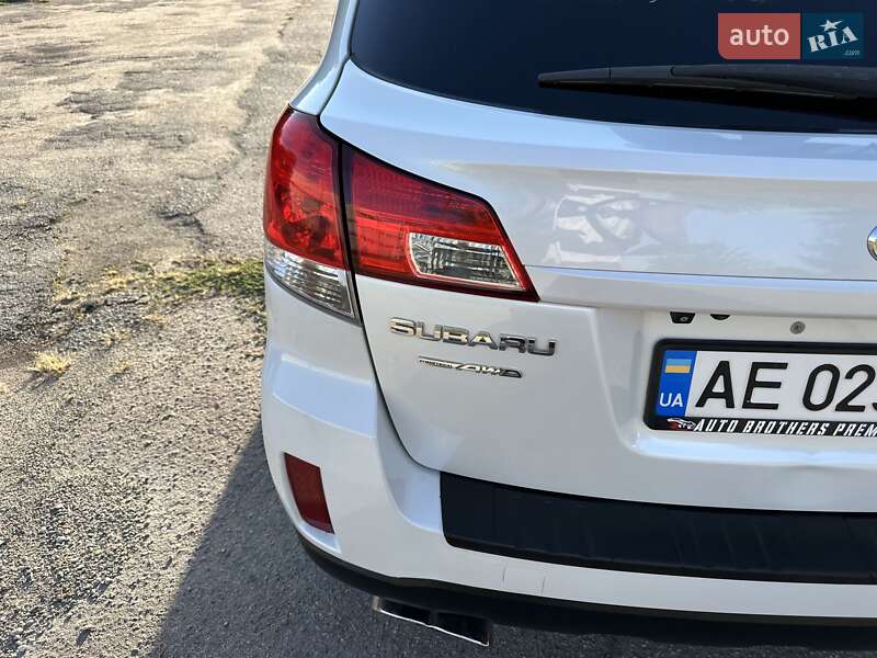 Універсал Subaru Outback 2011 в Дніпрі