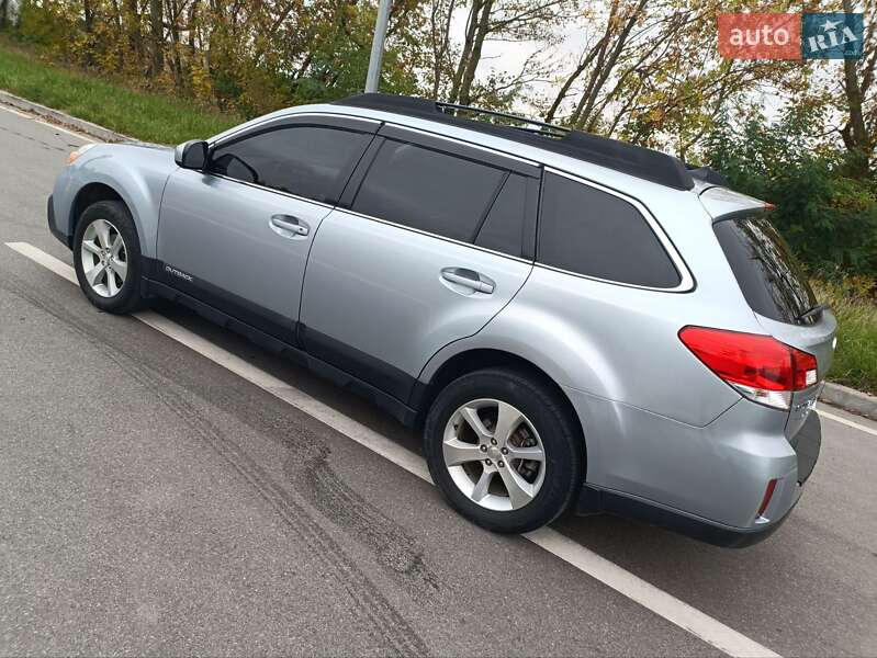 Универсал Subaru Outback 2013 в Хмельницком