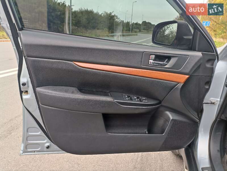 Универсал Subaru Outback 2013 в Хмельницком