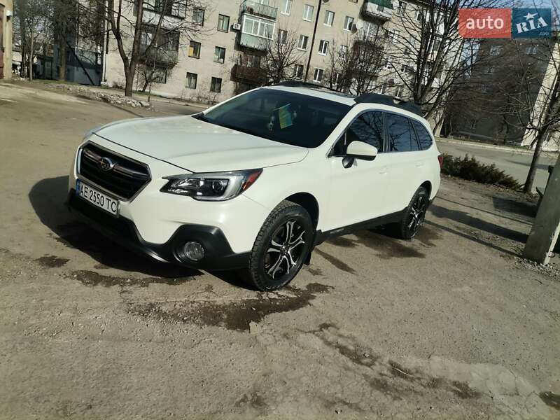 Универсал Subaru Outback 2017 в Каменском
