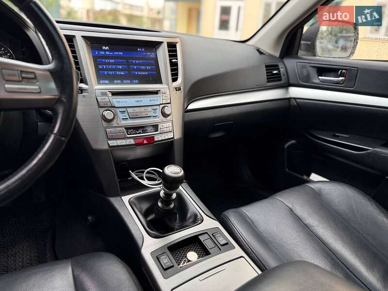 Універсал Subaru Outback 2010 в Львові