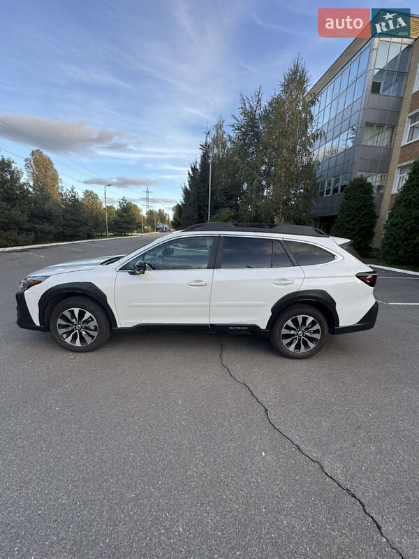 Универсал Subaru Outback 2023 в Киеве