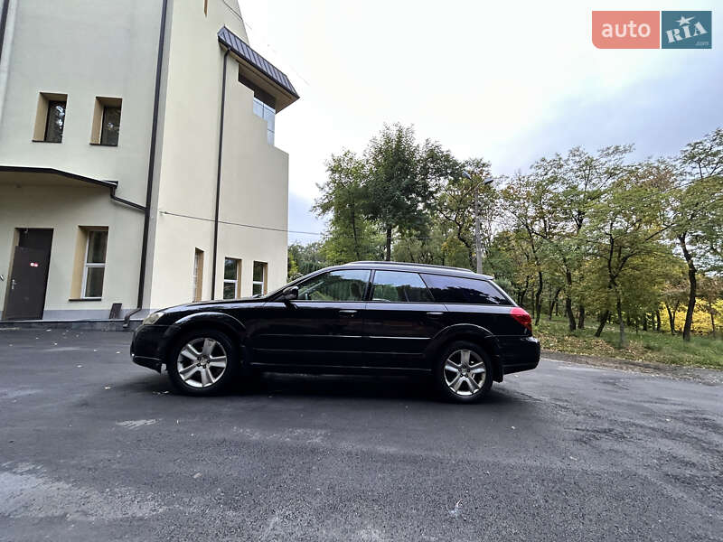 Универсал Subaru Outback 2004 в Киеве
