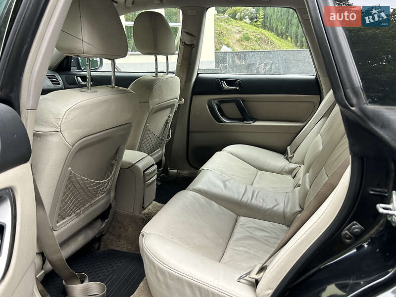 Универсал Subaru Outback 2004 в Киеве
