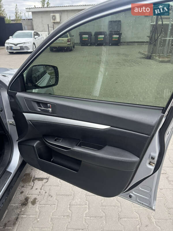 Универсал Subaru Outback 2011 в Кропивницком