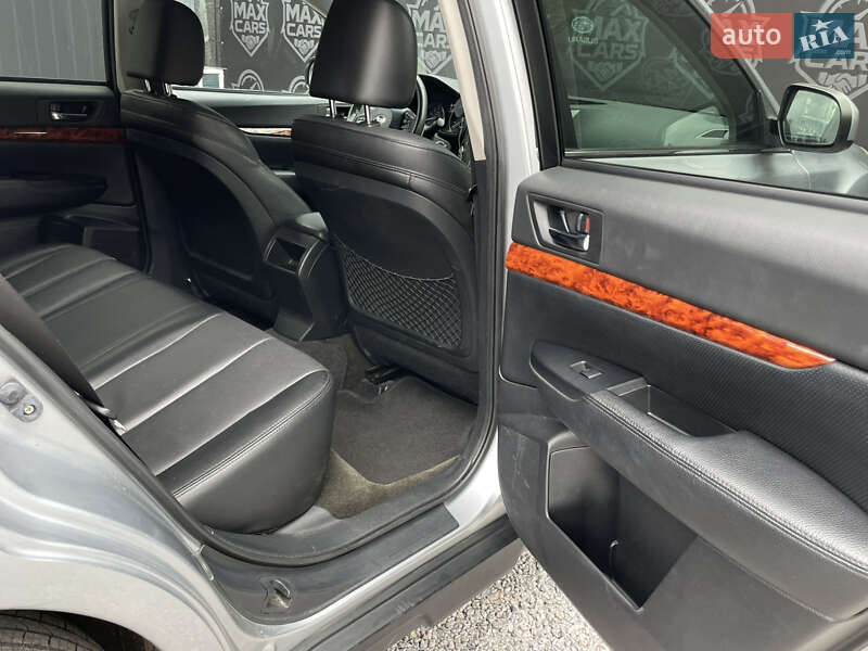 Универсал Subaru Outback 2012 в Киеве
