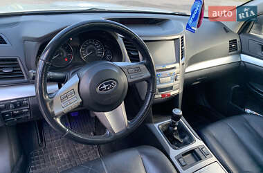 Универсал Subaru Outback 2010 в 