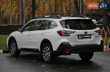 Внедорожник / Кроссовер Subaru Outback 2021 в 