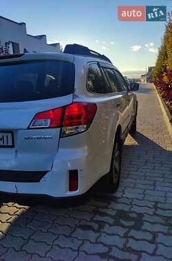 Універсал Subaru Outback 2013 в  фото 3 Універсал Subaru Outback 2013 в