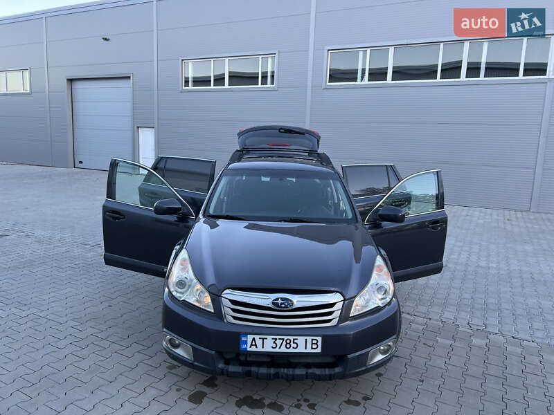Универсал Subaru Outback 2011 в Ивано-Франковске