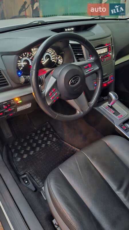 Универсал Subaru Outback 2011 в Запорожье