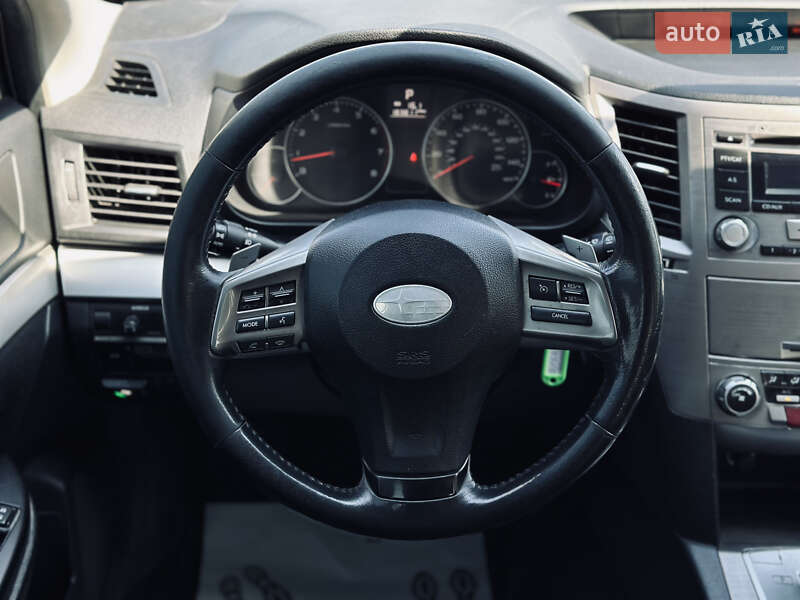 Универсал Subaru Outback 2012 в Кременчуге