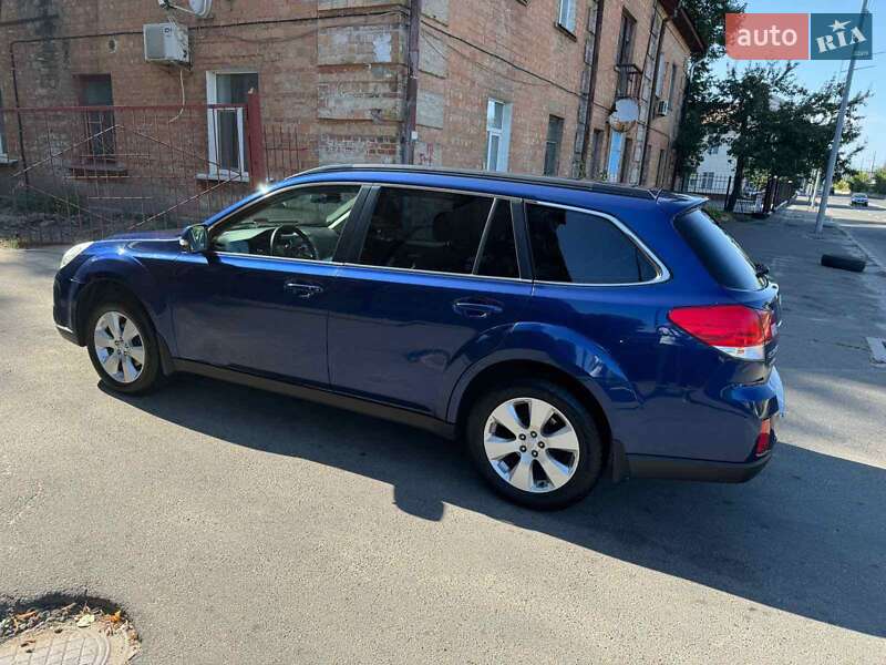 Универсал Subaru Outback 2011 в Киеве