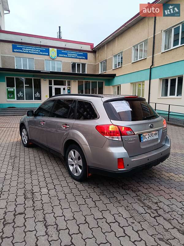 Универсал Subaru Outback 2010 в Яремче
