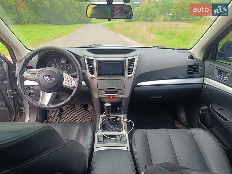 Универсал Subaru Outback 2010 в Яремче