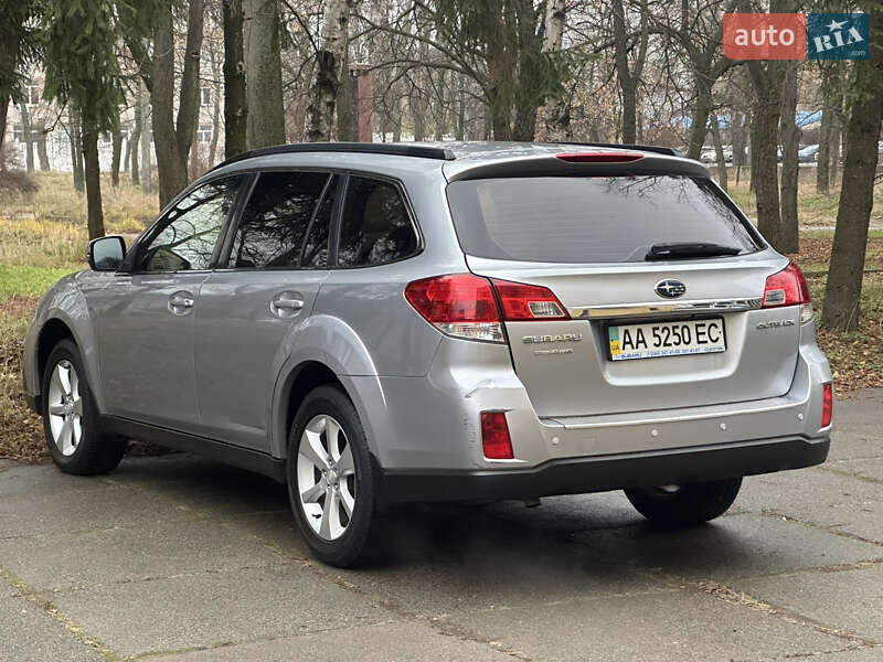 Универсал Subaru Outback 2013 в Киеве