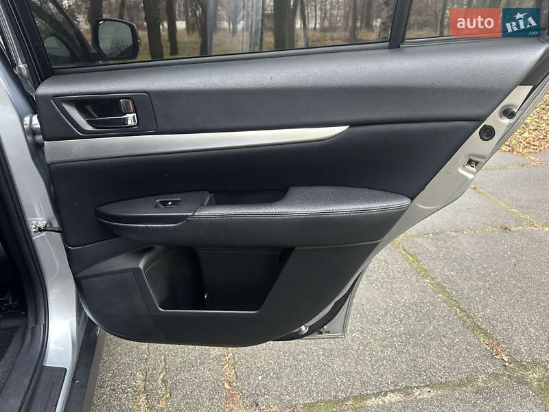 Универсал Subaru Outback 2013 в Киеве