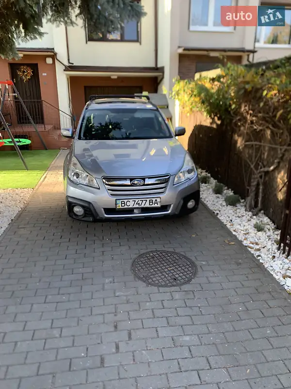 Subaru Outback 2012