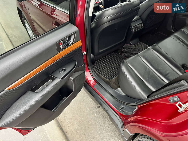 Универсал Subaru Outback 2012 в Киеве