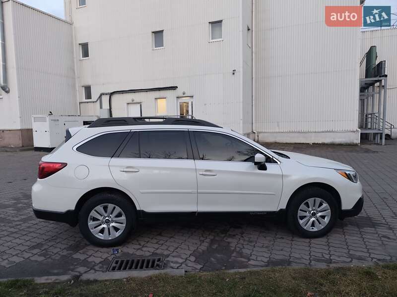 Универсал Subaru Outback 2015 в Львове