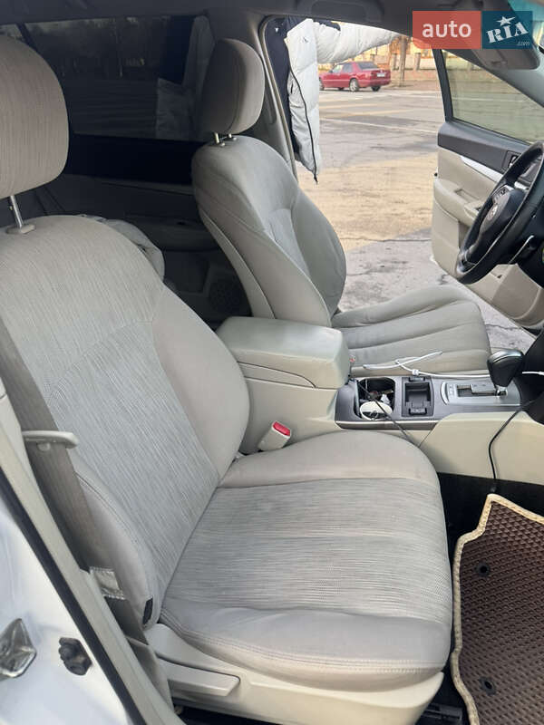 Универсал Subaru Outback 2014 в Ужгороде