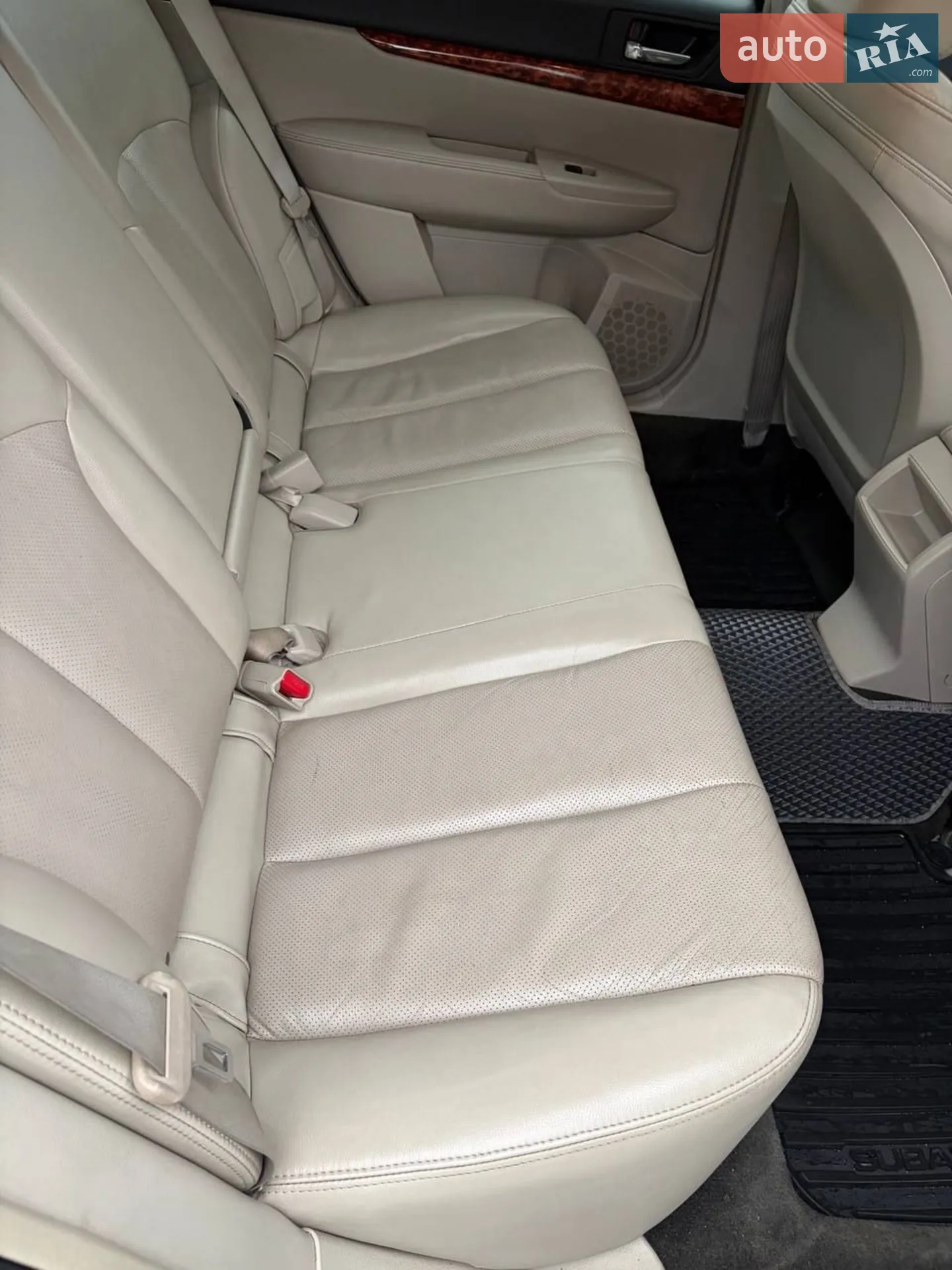 2011 Subaru Outback - мініатюра 12