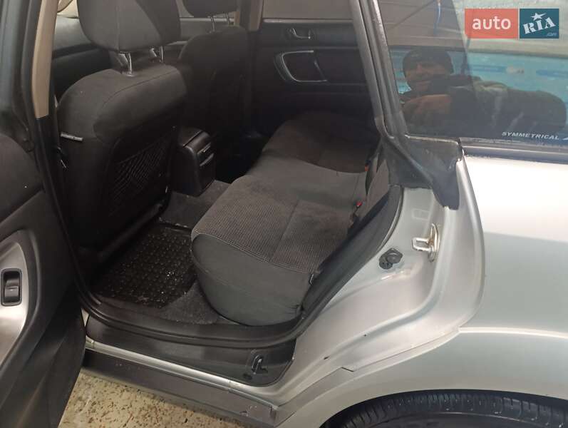 Универсал Subaru Outback 2006 в Буче