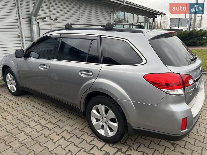 Универсал Subaru Outback 2010 в Хмельницком