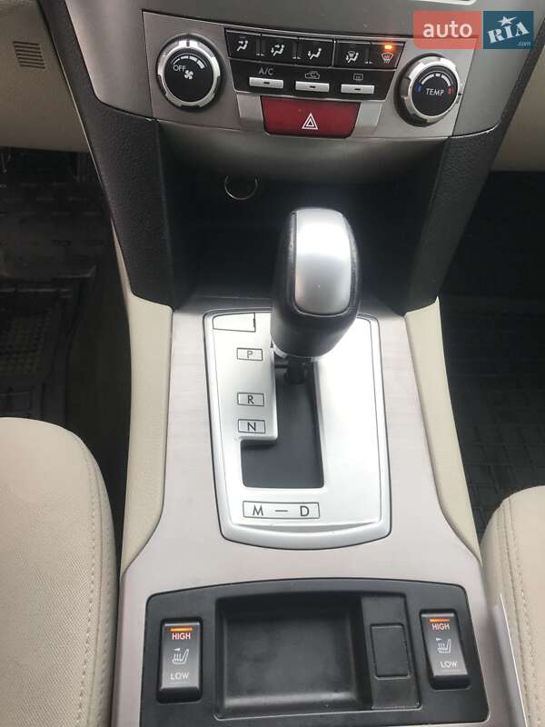 Універсал Subaru Outback 2012 в Києві