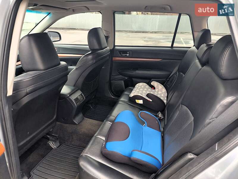 Универсал Subaru Outback 2012 в Киеве