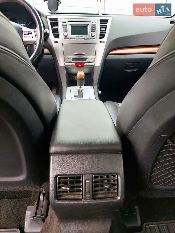 Универсал Subaru Outback 2012 в Киеве