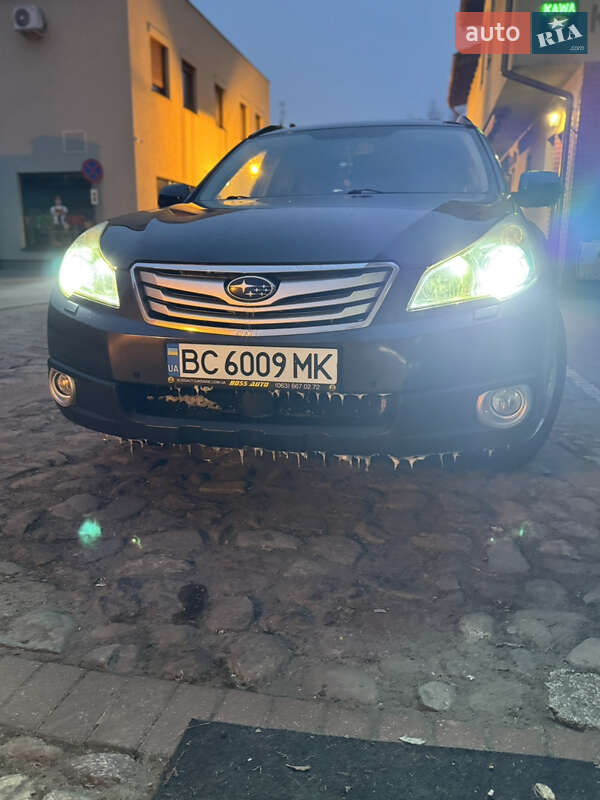 Универсал Subaru Outback 2010 в Львове
