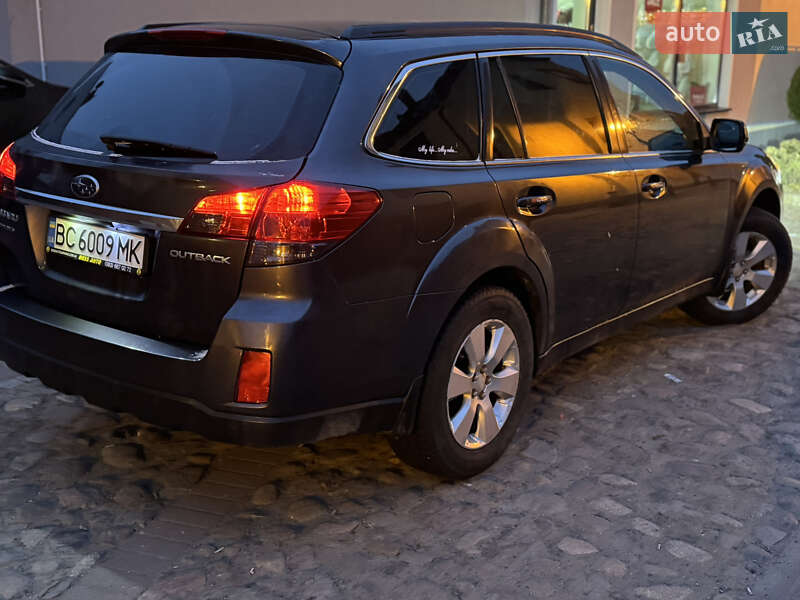 Универсал Subaru Outback 2010 в Львове