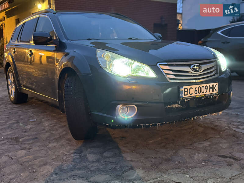 Универсал Subaru Outback 2010 в Львове