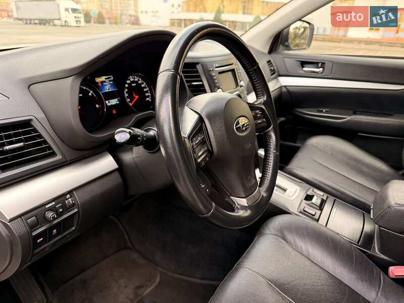 Универсал Subaru Outback 2013 в Киеве