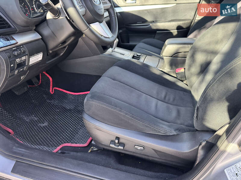 Універсал Subaru Outback 2010 в Житомирі
