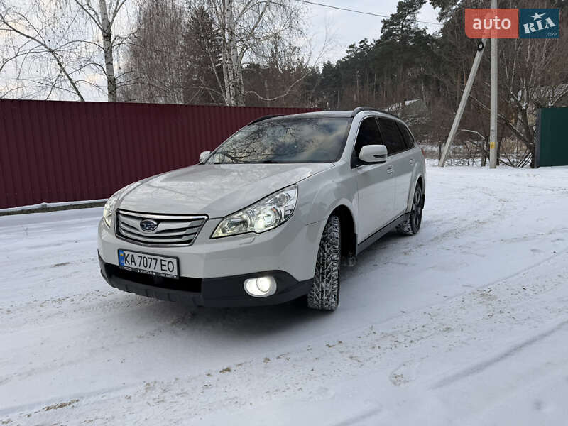 Універсал Subaru Outback 2010 в Києві