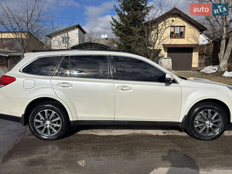 Универсал Subaru Outback 2014 в Житомире