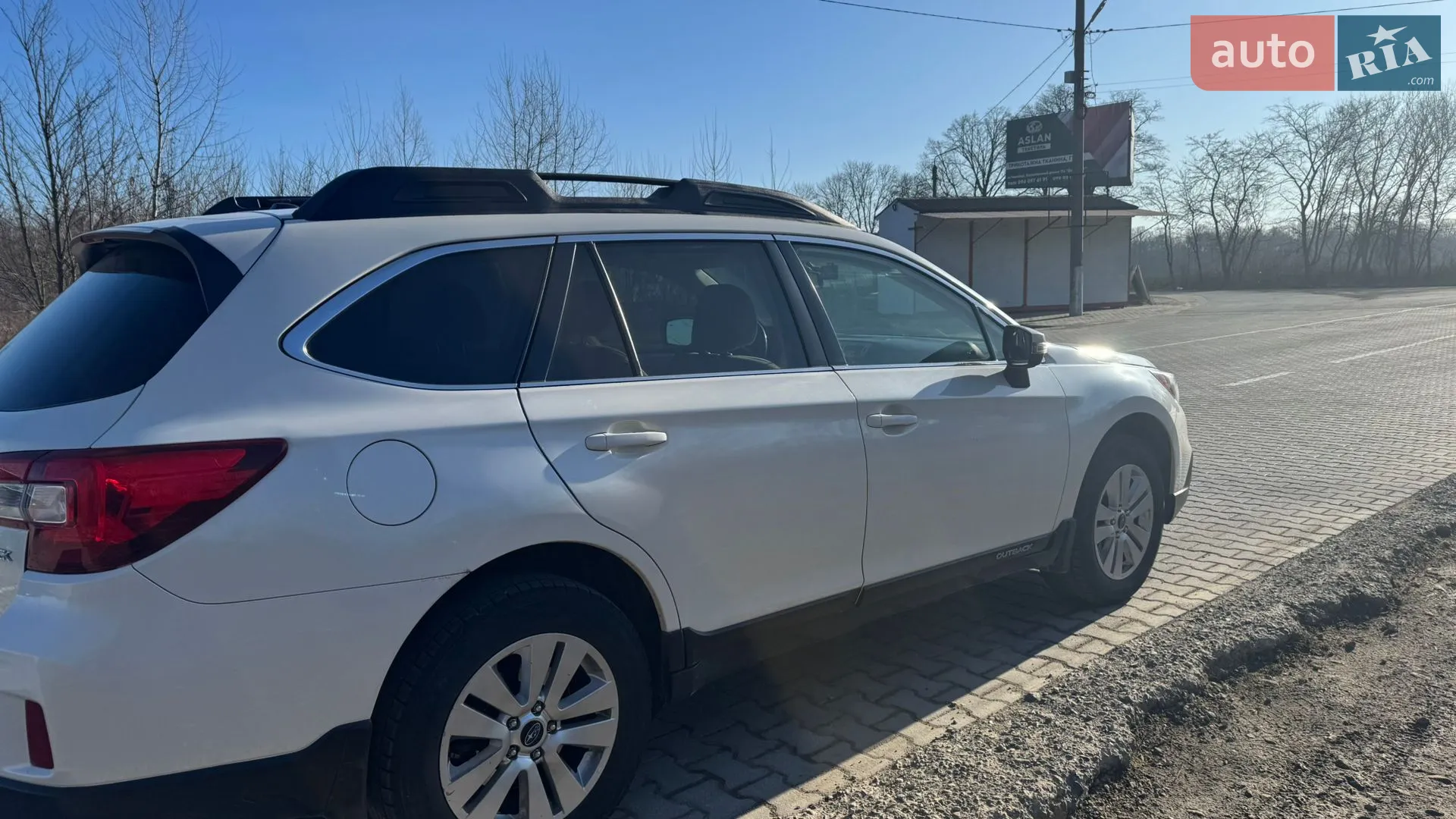 2015 Subaru Outback - мініатюра 2