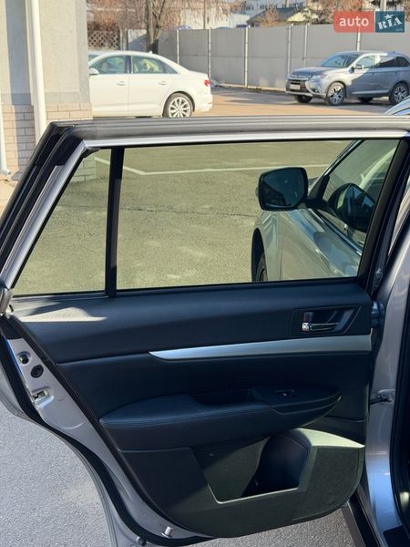 Универсал Subaru Outback 2012 в Киеве