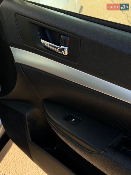 Универсал Subaru Outback 2012 в Киеве
