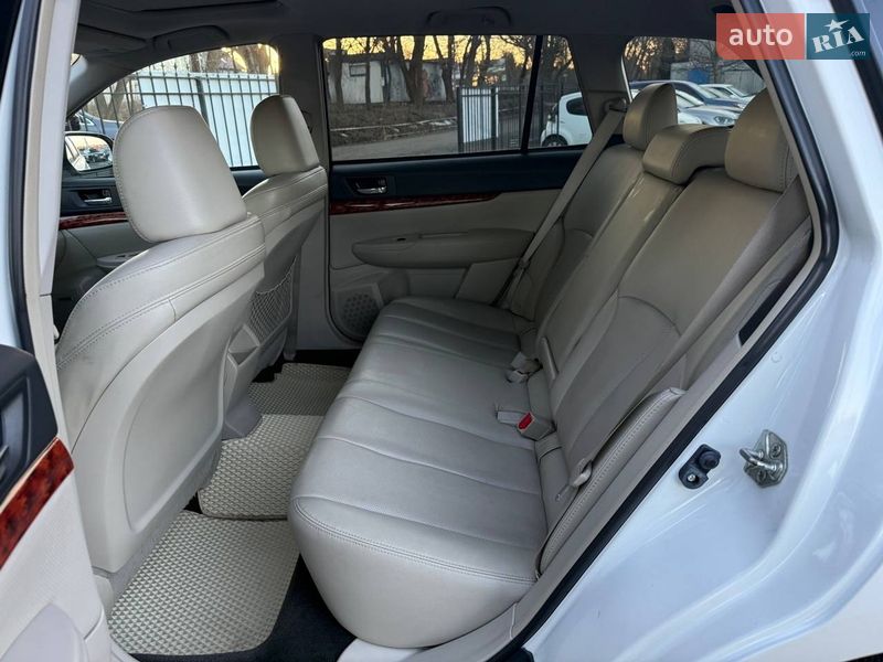 Універсал Subaru Outback 2011 в Хмельницькому