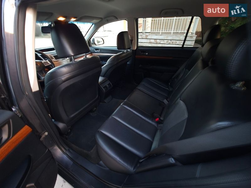 Універсал Subaru Outback 2012 в Тернополі